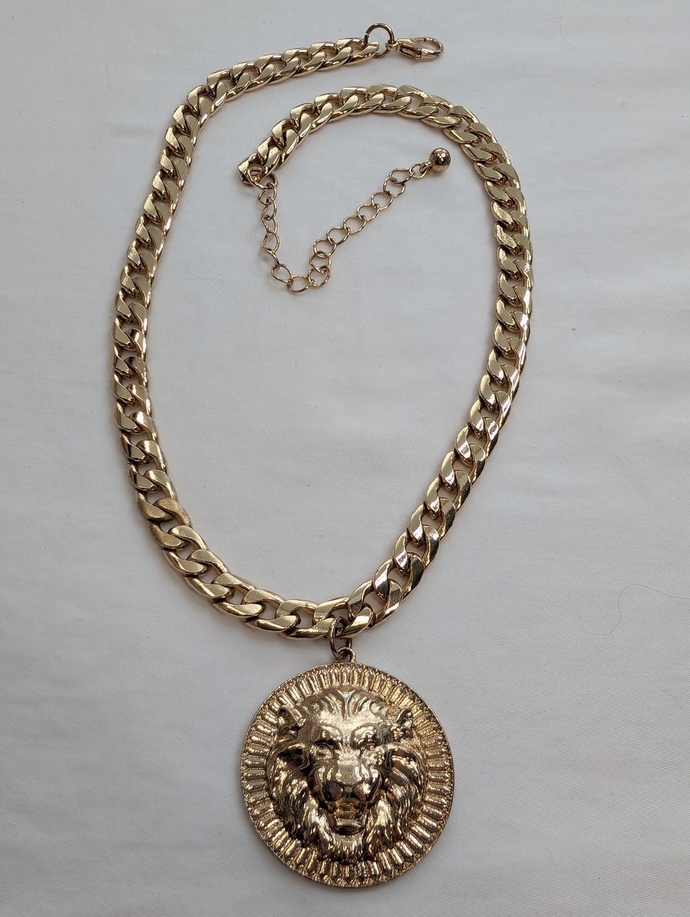 Vintage Gold Lion Medallion Chain Necklace - Chunky  Gold Statement Luxury